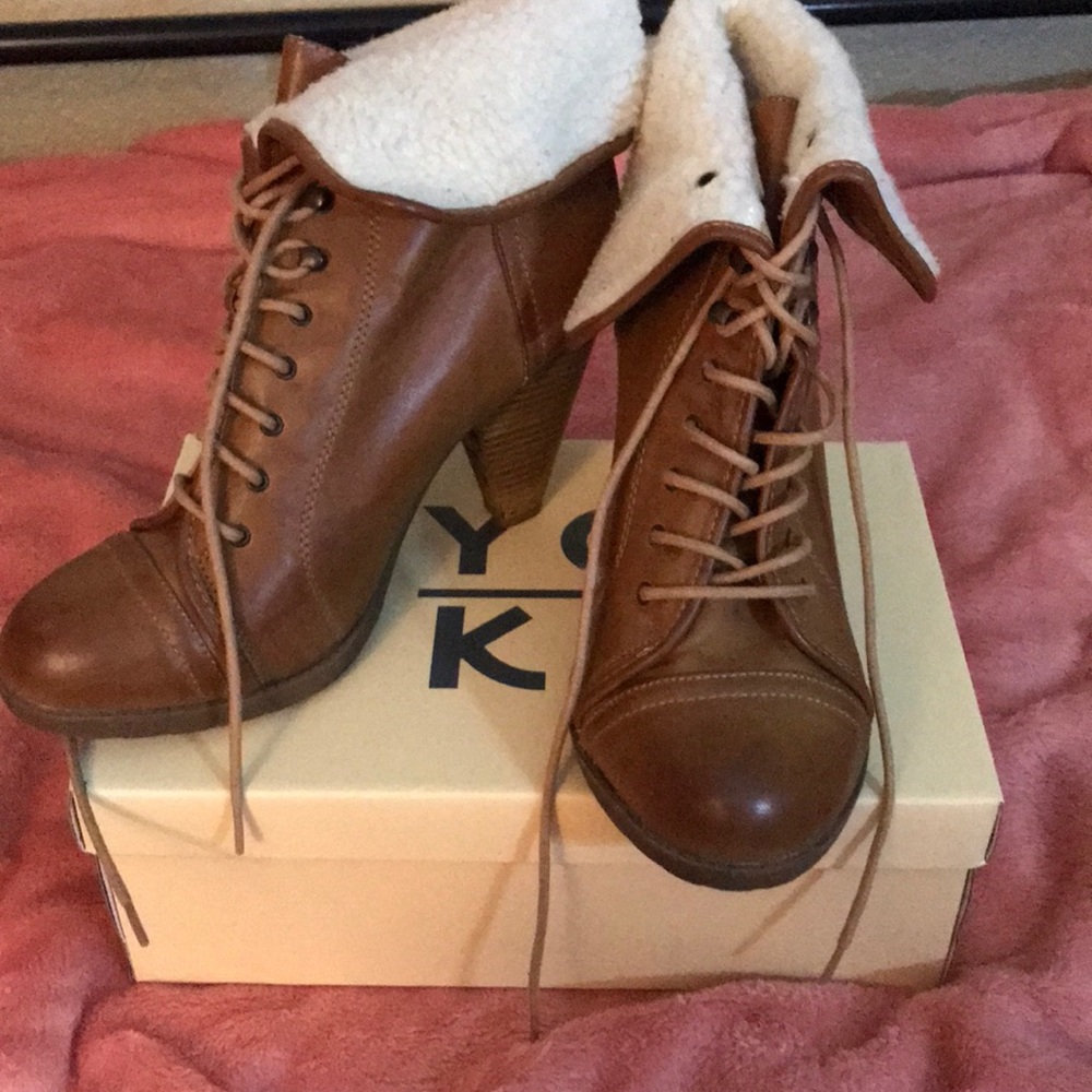 Heel boots